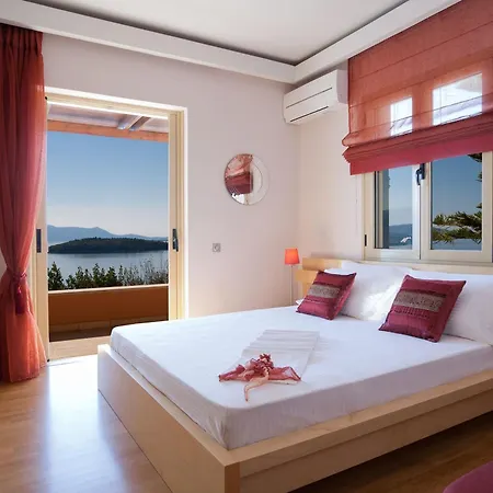 Feriehus Luxurioese Ferienvilla Fuer 8 Personen *